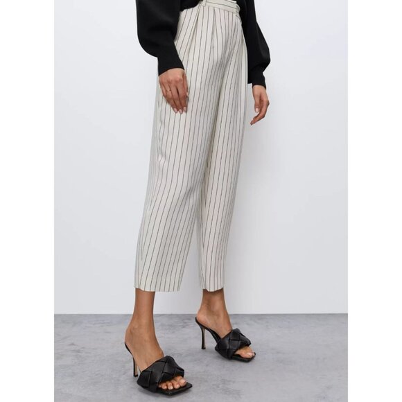 Aritzia BABATON Modesto Black Striped Matte Satin Pleated Trousers Pants, Size 6 - Picture 13 of 15